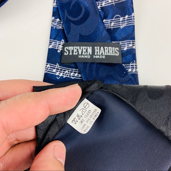 Steve Harris Saxophone and Music Notes Tie. - Picture 3 of 3